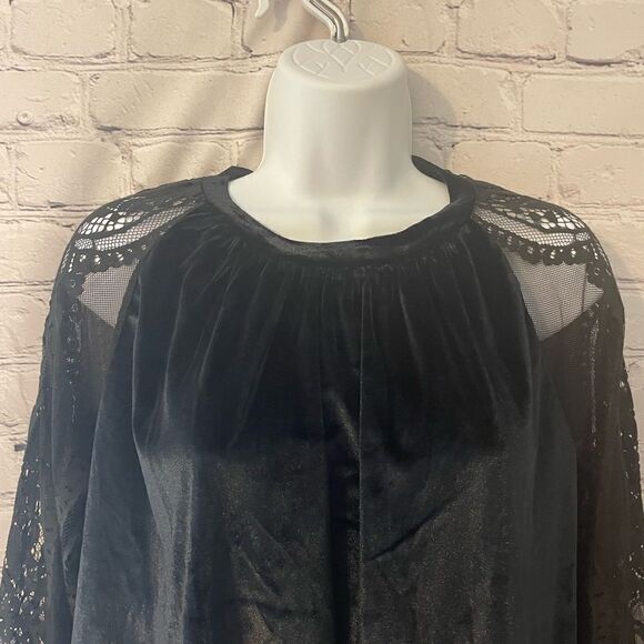Gorgeous black velvet and lace top NWT size L - Picture 6 of 10